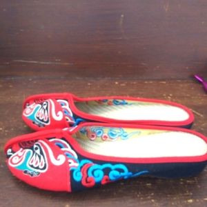 So Unique- Oriental Embroidered Mules